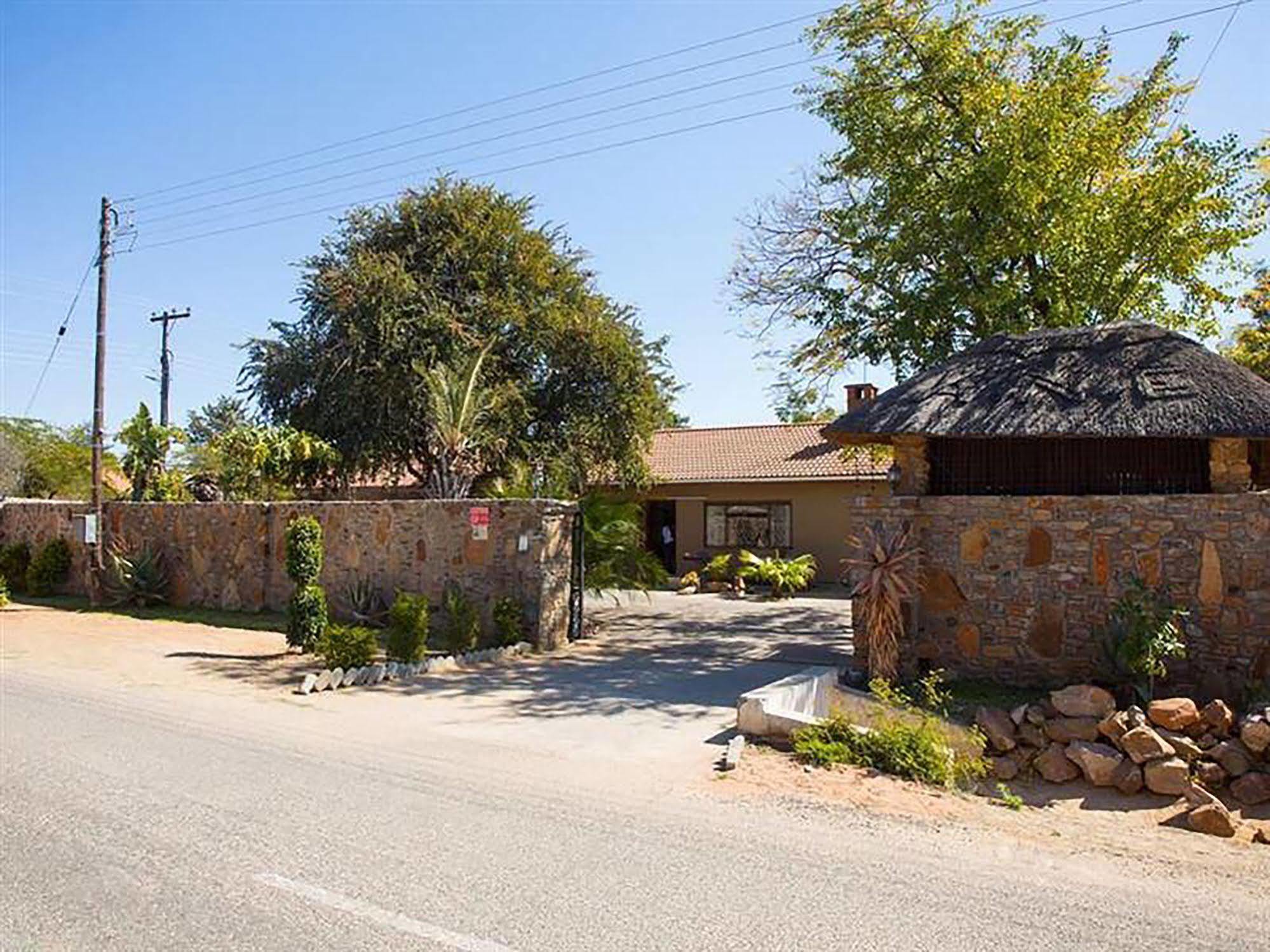 A New Earth Guest Lodge Francistown Dış mekan fotoğraf